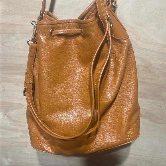 Burberry Tan Leather Women's Bag - Picture 3 of 10